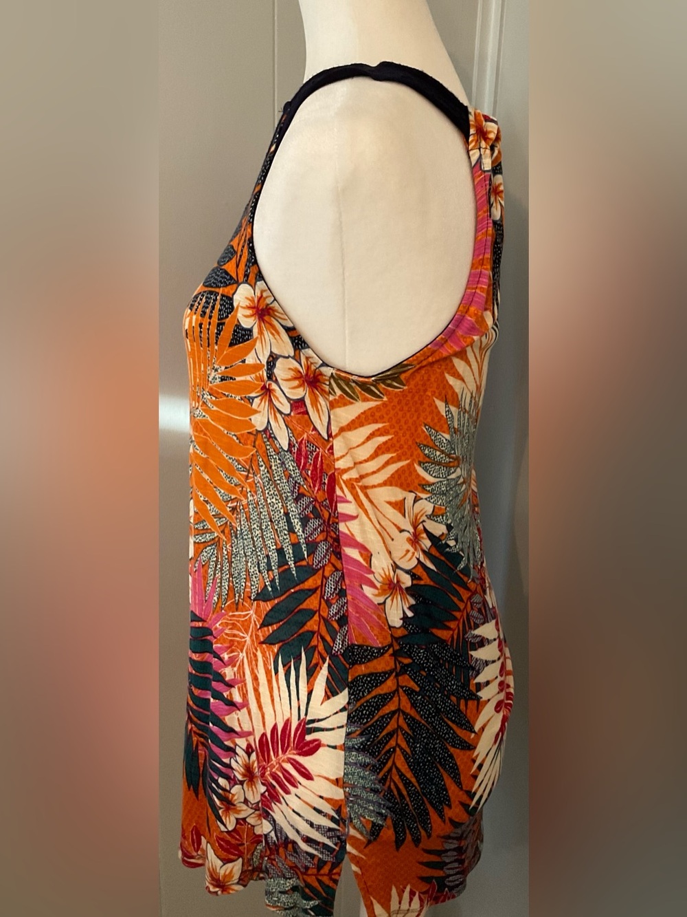 Cable & Gauge Orange Tropical Floral Racerback Tank - Picture 4 of 9